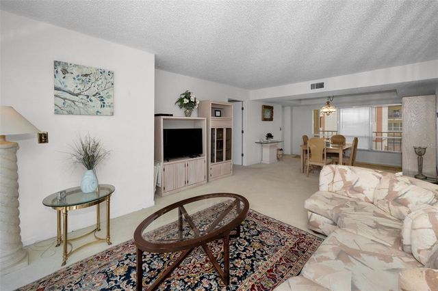 9000 COMMODORE DRIVE 402, Seminole, FL 33776