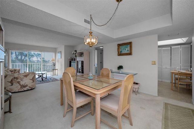 9000 COMMODORE DRIVE 402, Seminole, FL 33776