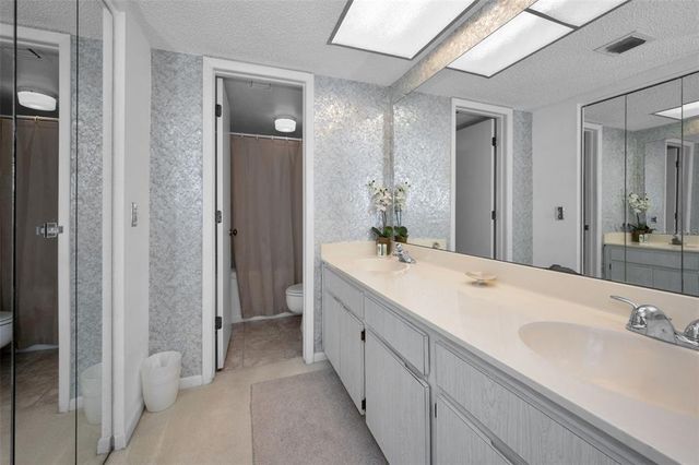 9000 COMMODORE DRIVE 402, Seminole, FL 33776