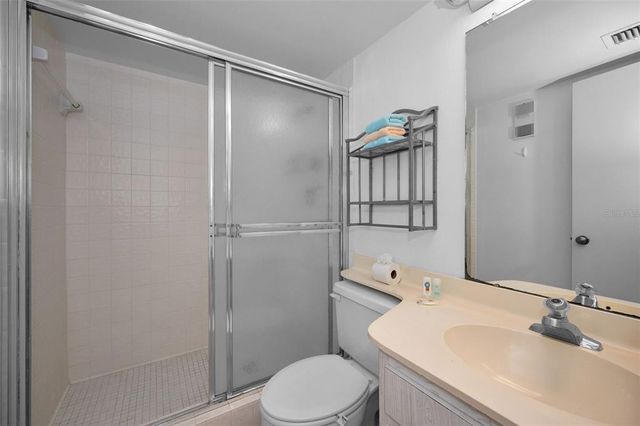 9000 COMMODORE DRIVE 402, Seminole, FL 33776