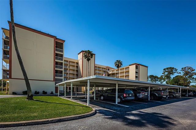 9000 COMMODORE DRIVE 402, Seminole, FL 33776