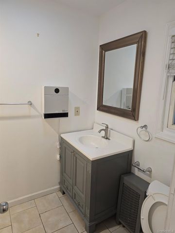 267 Plainfield Avenue 1F, Floral Park, NY 11001