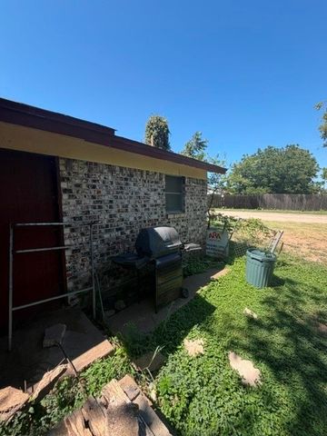 2701 Plaza Street, Arlington, TX 76010