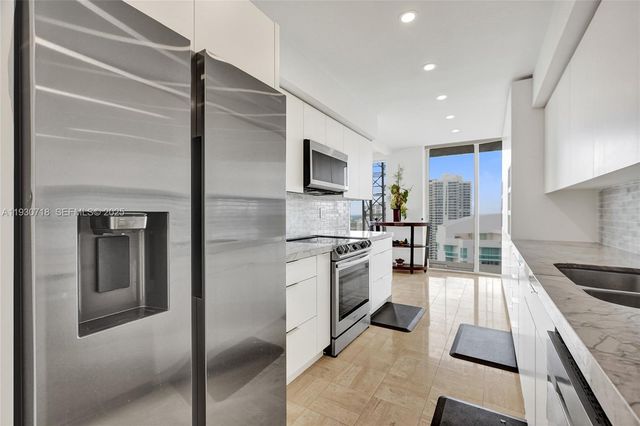 19355 Turnberry Way 26E, Aventura, FL 33180