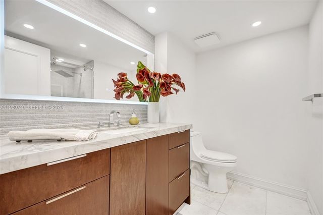 19355 Turnberry Way 26E, Aventura, FL 33180