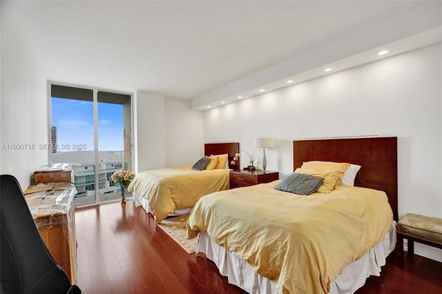 19355 Turnberry Way 26E, Aventura, FL 33180