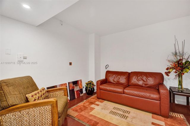 19355 Turnberry Way 26E, Aventura, FL 33180