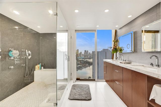 19355 Turnberry Way 26E, Aventura, FL 33180