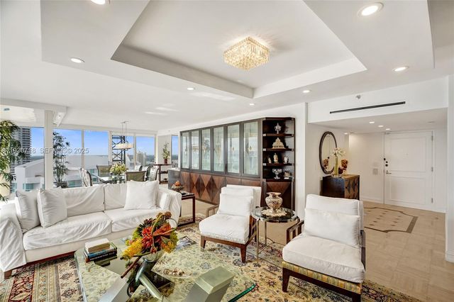 19355 Turnberry Way 26E, Aventura, FL 33180