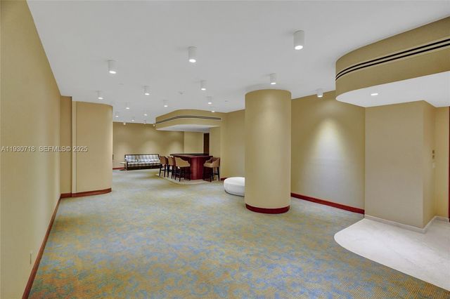 19355 Turnberry Way 26E, Aventura, FL 33180