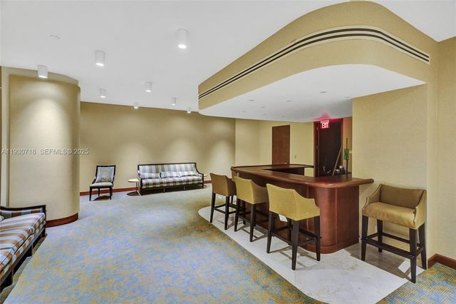 19355 Turnberry Way 26E, Aventura, FL 33180