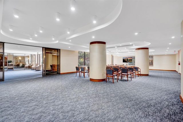 19355 Turnberry Way 26E, Aventura, FL 33180