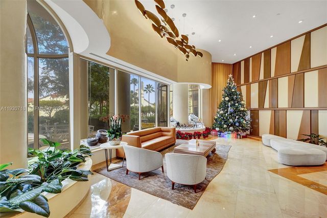 19355 Turnberry Way 26E, Aventura, FL 33180