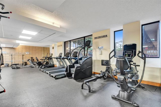 19355 Turnberry Way 26E, Aventura, FL 33180