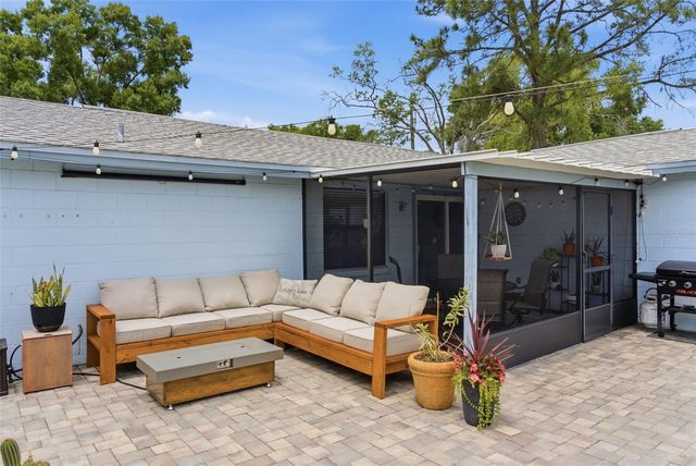 7507 WOODLAND OAKS COURT, Tampa, FL 33615