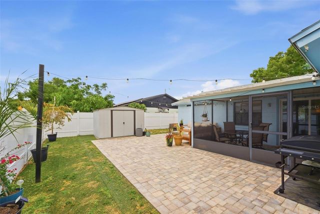 7507 WOODLAND OAKS COURT, Tampa, FL 33615