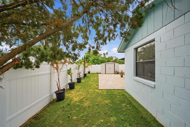 7507 WOODLAND OAKS COURT, Tampa, FL 33615