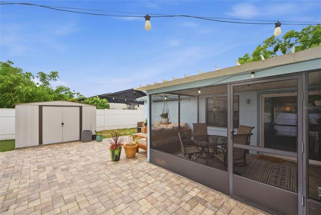 7507 WOODLAND OAKS COURT, Tampa, FL 33615