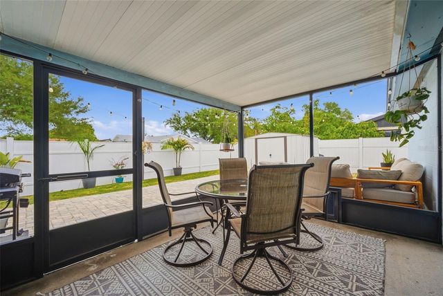 7507 WOODLAND OAKS COURT, Tampa, FL 33615