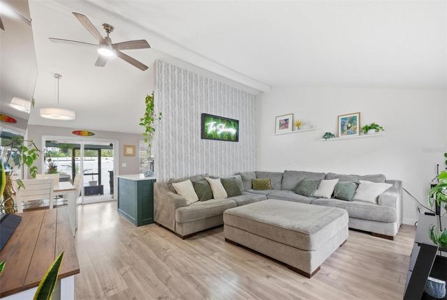 7507 WOODLAND OAKS COURT, Tampa, FL 33615