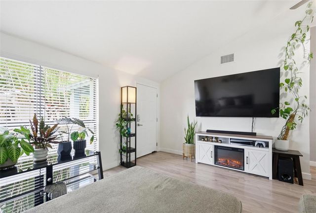 7507 WOODLAND OAKS COURT, Tampa, FL 33615