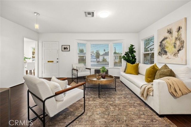 5052 Newcastle, Encino (los Angeles), CA 91316