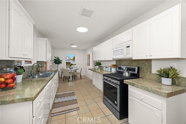 5052 Newcastle, Encino (los Angeles), CA 91316