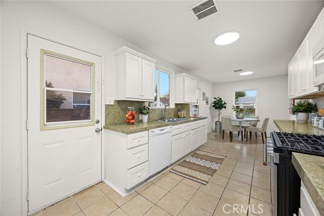 5052 Newcastle, Encino (los Angeles), CA 91316