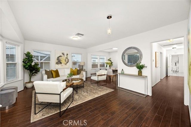 5052 Newcastle, Encino (los Angeles), CA 91316