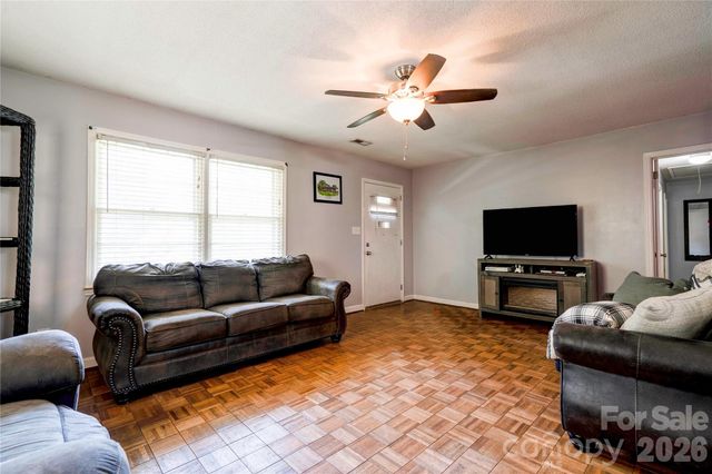 404 Pineview Drive, Kings Mountain, NC 28086