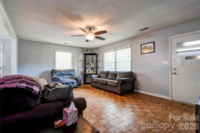 404 Pineview Drive, Kings Mountain, NC 28086