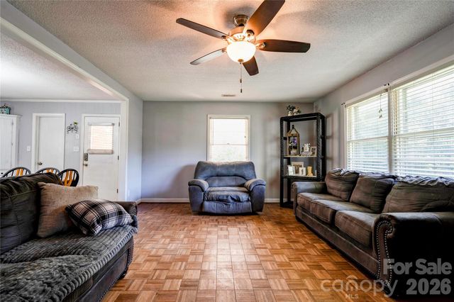404 Pineview Drive, Kings Mountain, NC 28086