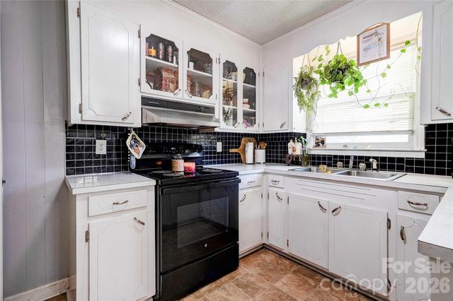 404 Pineview Drive, Kings Mountain, NC 28086