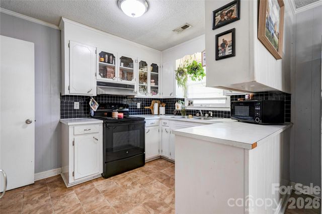 404 Pineview Drive, Kings Mountain, NC 28086