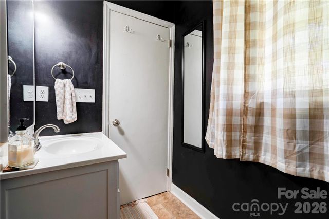 404 Pineview Drive, Kings Mountain, NC 28086