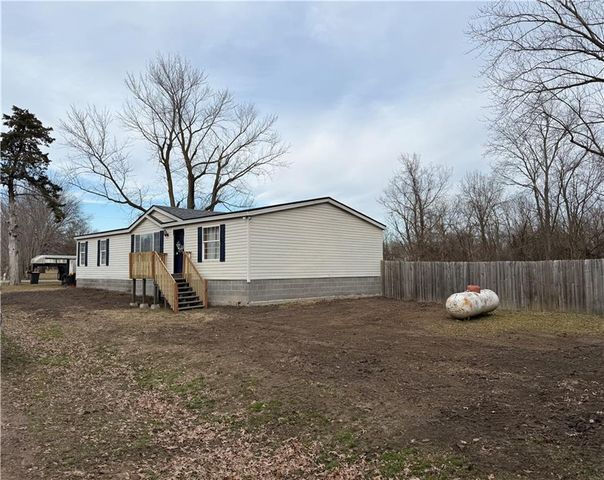 104 S Bailey Road, Pittsburg, KS 66762