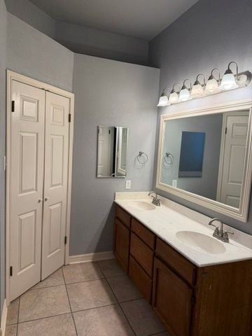 3012 Red Oak Drive, Belton, TX 76513
