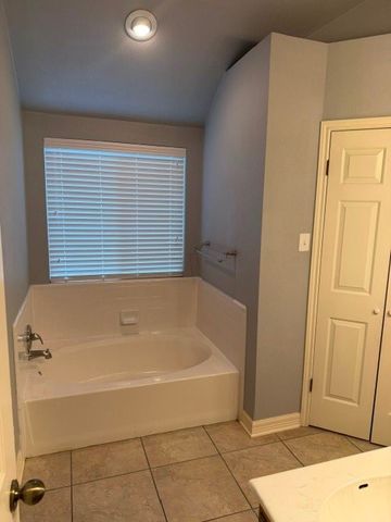 3012 Red Oak Drive, Belton, TX 76513