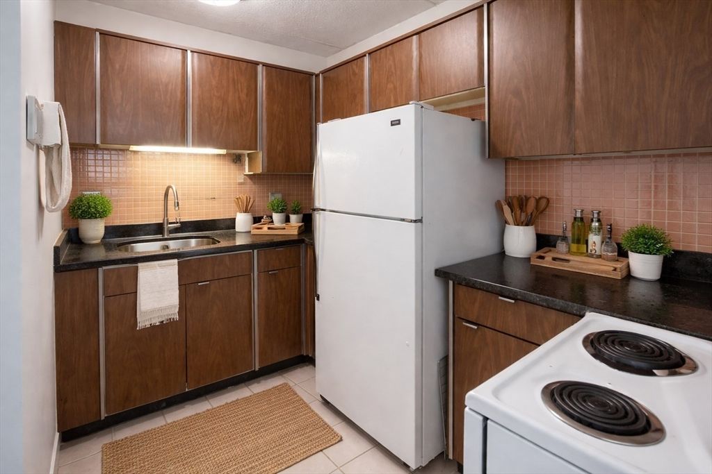 200 Swanton St 635, Winchester, MA 01890