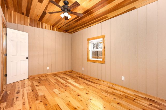 280 Kentucky 639, Albany, KY 42602