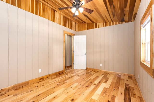 280 Kentucky 639, Albany, KY 42602