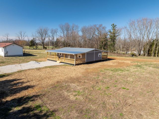 280 Kentucky 639, Albany, KY 42602