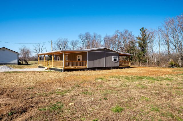 280 Kentucky 639, Albany, KY 42602