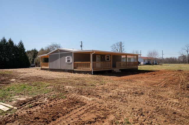 280 Kentucky 639, Albany, KY 42602