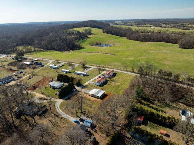 280 Kentucky 639, Albany, KY 42602