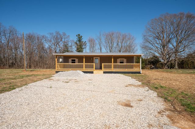 280 Kentucky 639, Albany, KY 42602