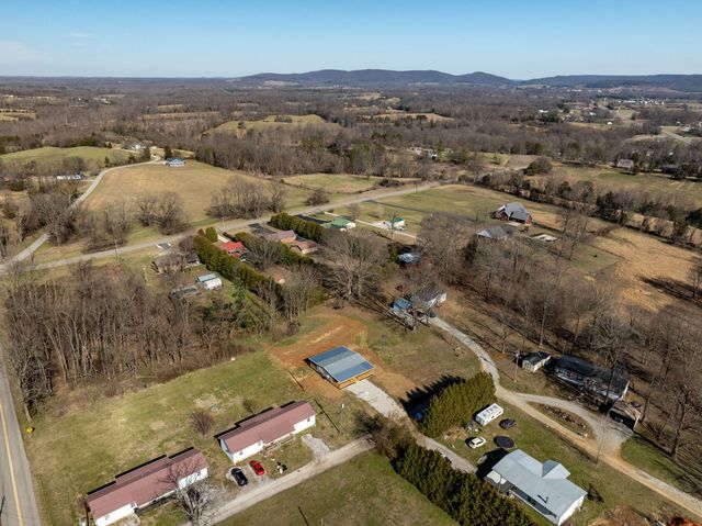 280 Kentucky 639, Albany, KY 42602