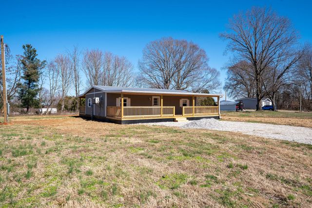 280 Kentucky 639, Albany, KY 42602