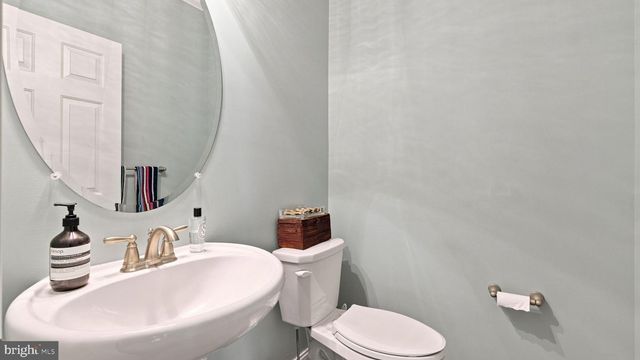 5 CHAPMAN AVE, Doylestown, PA 18901