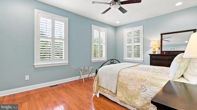 5 CHAPMAN AVE, Doylestown, PA 18901